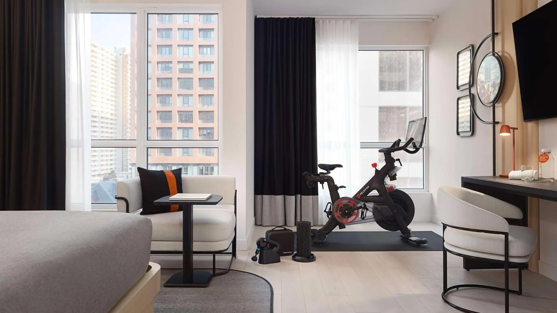 **** Hotel Canopy By Hilton Toronto Yorkville Canada